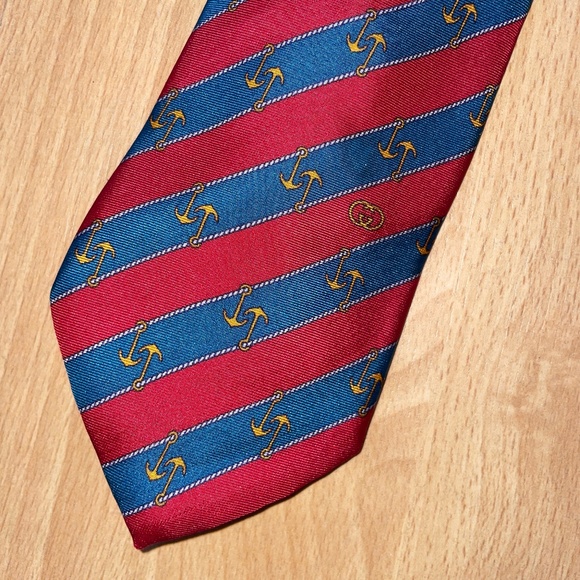 VINTAGE GUCCI NECKTIE - Picture 1 of 3